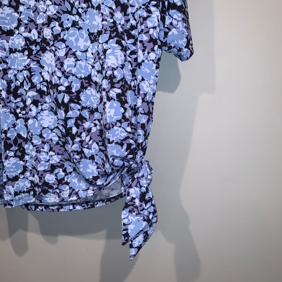 1 MICHAEL KORS BLUE TOP💙 - Picture 3 of 7